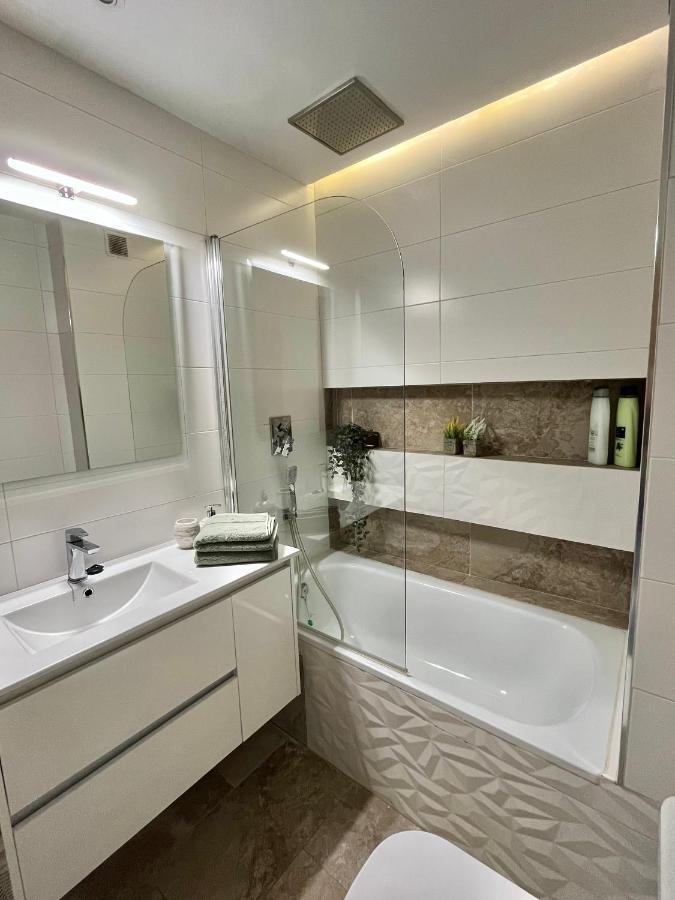 Apartamento Y Parking Армиля Екстериор снимка